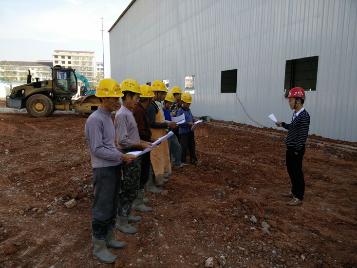 益婁高速第十一合同段開(kāi)展農(nóng)民工安全教育